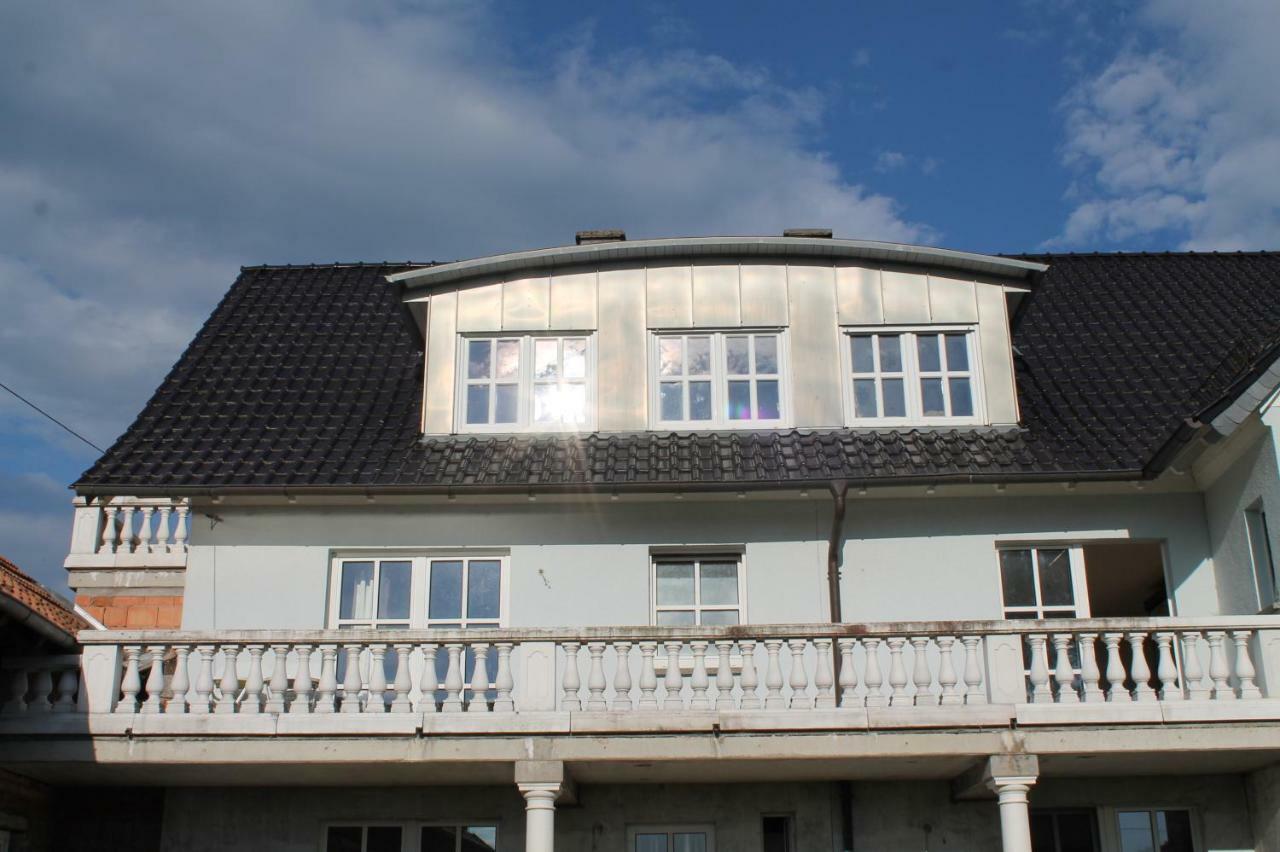 Bio-Bauernhof Rhoen Schleid Exterior foto
